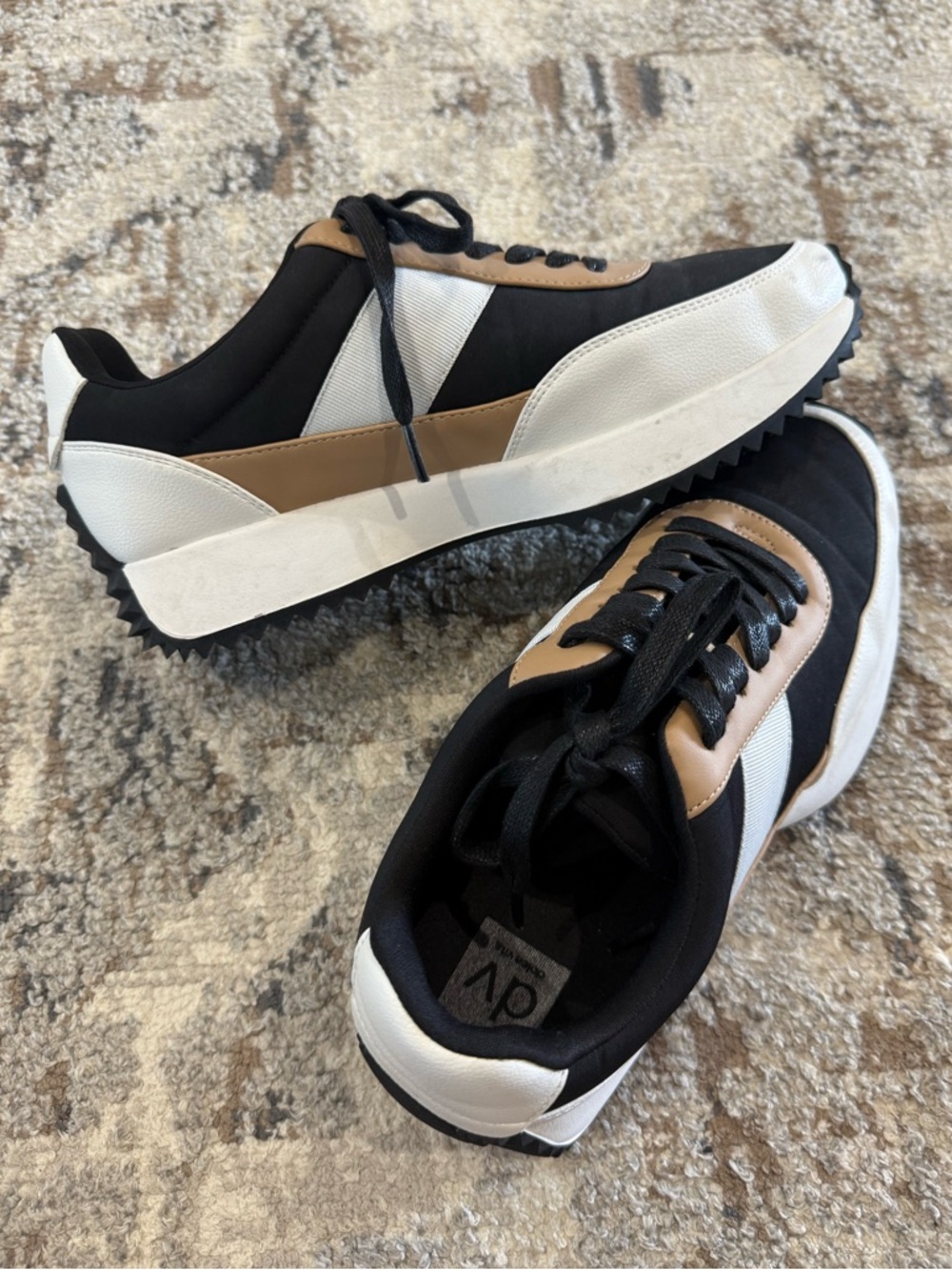 Women’s DV Dolce Vita Sneakers - Size 8